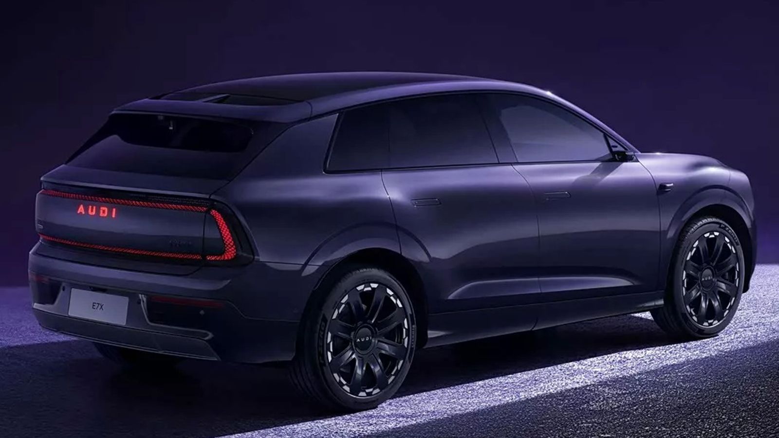 Το E7X είναι το δεύτερο αυτοκίνητο της AUDI